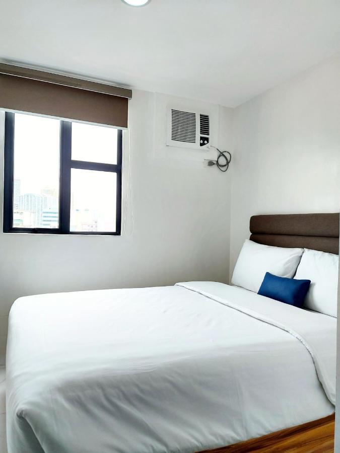 Airobedz Makati - A Value Hotel Manila Bagian luar foto