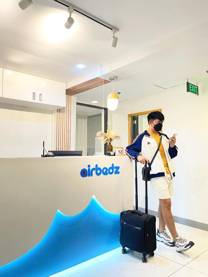 Airobedz Makati - A Value Hotel Manila Bagian luar foto